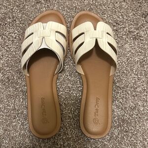 Mad Drop Women's Cream Slide Sandals
